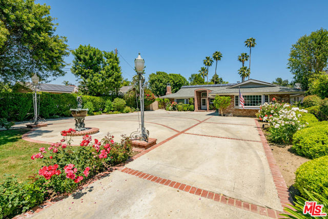 8760 White Oak Avenue, Sherwood Forest CA: https://media.crmls.org/mediaz/4e8e613e-95dc-4e0d-a9a6-2bbb9a163c2e.jpg