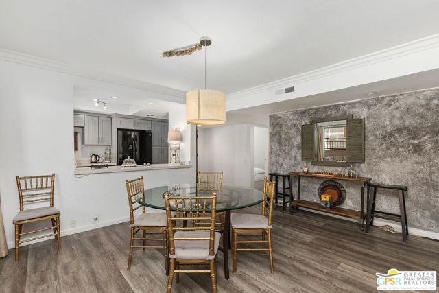 400 N Sunrise Way, Palm Springs CA: https://media.crmls.org/mediaz/4e8f0de8-7a04-4c5c-acb1-43dc3a587fa1.jpg