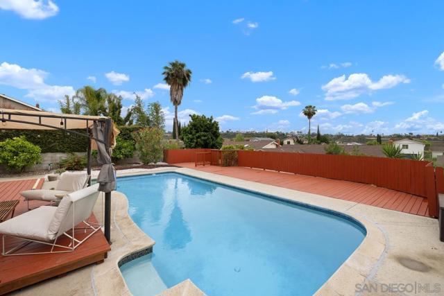 7614 Volclay Dr, San Diego CA: https://media.crmls.org/mediaz/4e8f132d-939e-43cb-aaee-19744ae40646.jpg