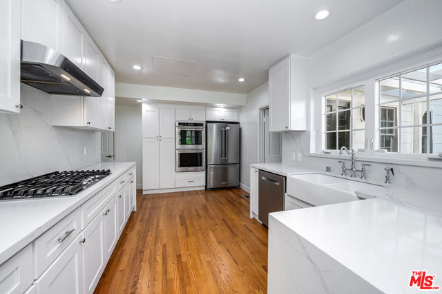 4118 Davana Road, Sherman Oaks CA: https://media.crmls.org/mediaz/4e8fb4be-a61b-4105-9cc5-f4fc3d610d4a.jpg
