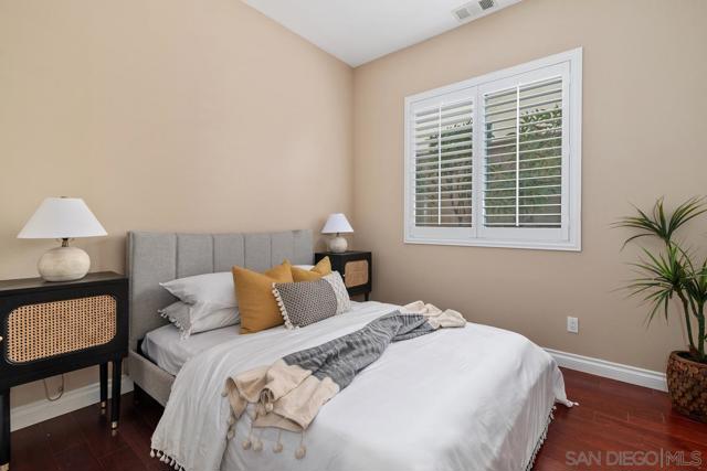10518 Monterey Ridge Dr, San Diego CA: https://media.crmls.org/mediaz/4e900c2f-b2eb-4d8b-8d34-c3e48ee7132f.jpg