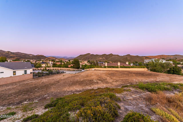 4221 Goldstone Lane, Simi Valley CA: https://media.crmls.org/mediaz/4e902bc8-f625-4a63-8058-f48cbf6acdbe.jpg