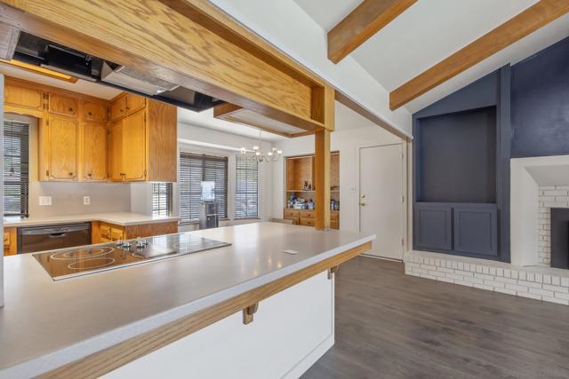 300 W Adrian Way, Hanford CA: https://media.crmls.org/mediaz/4e9073b8-dd47-4449-bd37-d4a9539bf857.jpg