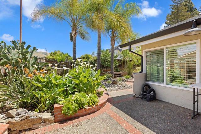 848 Pretoria Court, San Jose CA: https://media.crmls.org/mediaz/4e90c843-6bce-4a1a-a41c-e11fadd66df3.jpg