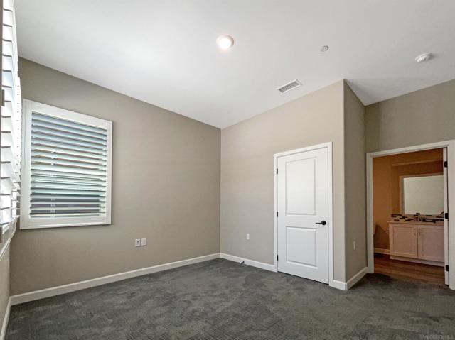 10411 Walden Way, San Diego CA: https://media.crmls.org/mediaz/4e913e36-7c84-4914-995f-9600171cf596.jpg