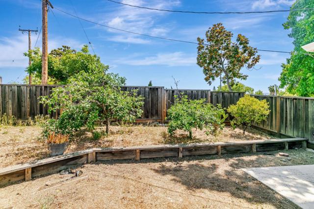 1390 Pointe Claire Drive, Sunnyvale CA: https://media.crmls.org/mediaz/4e91d309-043e-4e80-9c48-aa8e7f745bc4.jpg