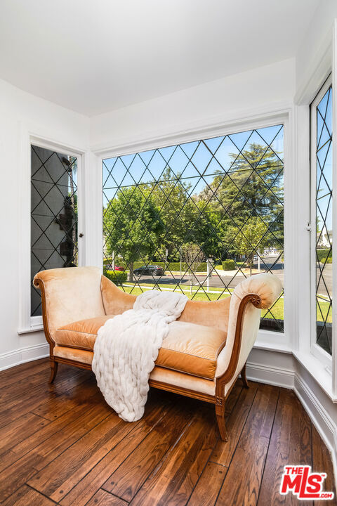 Image 16 of 58 For 132 Beachwood Drive