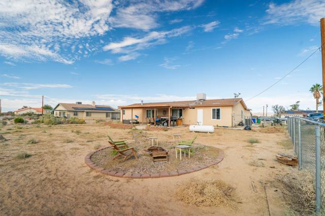 Detail Gallery Image 13 of 19 For 4740 Flying H Rd, Twentynine Palms,  CA 92277 - 3 Beds | 2 Baths