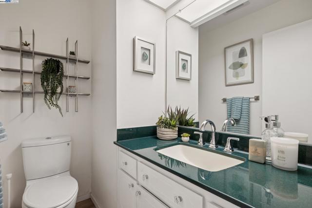 3109 La Campania, Alameda CA: https://media.crmls.org/mediaz/4e92c412-650b-43b2-b043-a9025b575649.jpg