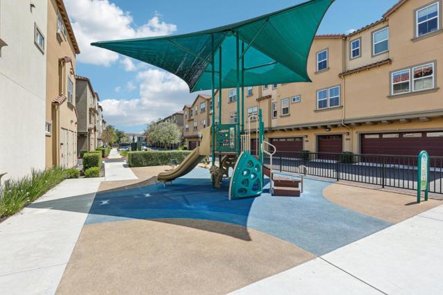 1400 Civic Center Drive, Santa Clara CA: https://media.crmls.org/mediaz/4e9337e1-3d5e-44d5-9b6c-1bc5c51ead48.jpg