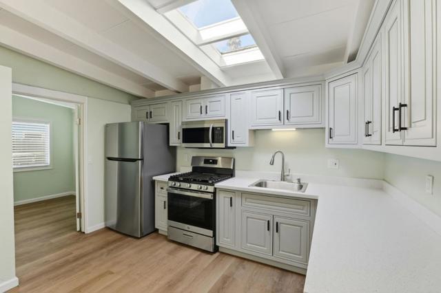 458 Rainier Drive, Salinas CA: https://media.crmls.org/mediaz/4e936e6f-cec7-48bd-a72c-1ccd9fe3e8c7.jpg