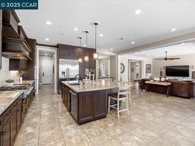 1927 Vintage Cir, Brentwood CA: https://media.crmls.org/mediaz/4e936f95-3327-41e0-b139-133ff48cff6a.jpg