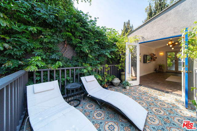 6626 Cahuenga Terrace, Los Angeles CA: https://media.crmls.org/mediaz/4e93836c-9c0e-4f2c-8fa0-5b46b8a1005a.jpg