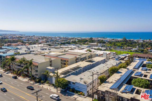 1731 Pacific Coast Highway, Hermosa Beach, California 90254, ,Residential Income,For Sale,Pacific Coast,24364047