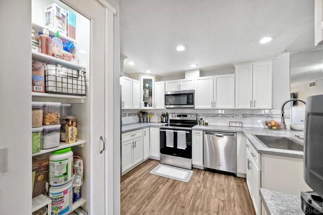 1721 Melrose Ave, Chula Vista CA: https://media.crmls.org/mediaz/4e941707-a243-412d-be5b-018eeb9d6db0.jpg