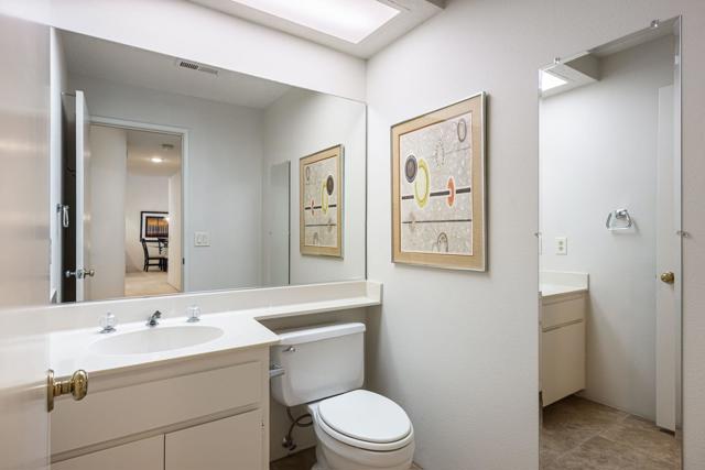 357 Desert Falls E Drive, Palm Desert CA: https://media.crmls.org/mediaz/4e94459f-2332-4ea2-96ef-75165e1465fa.jpg