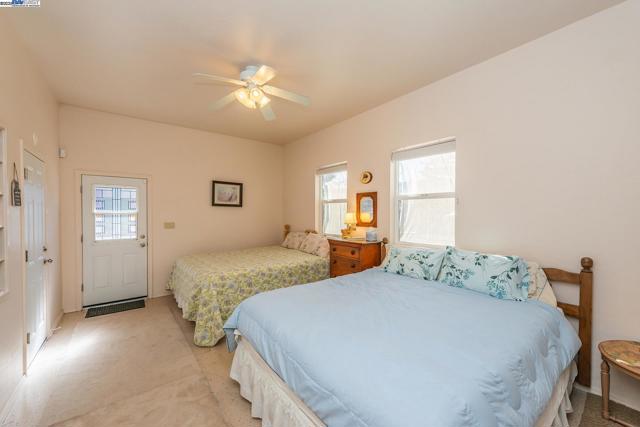 8341 East Side Rd, Trinity Center CA: https://media.crmls.org/mediaz/4e9464db-a6dd-4020-98e5-2f9770cea504.jpg