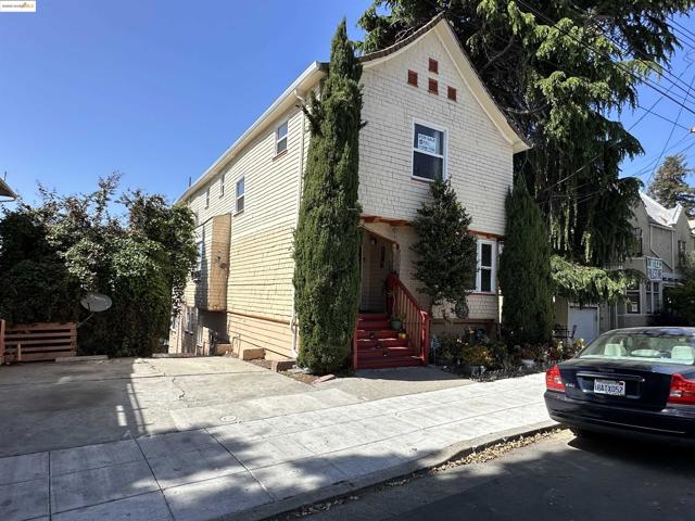 337 Oakland Avenue, Oakland CA: https://media.crmls.org/mediaz/4e967e89-92e2-42fb-9939-954921f25852.jpg