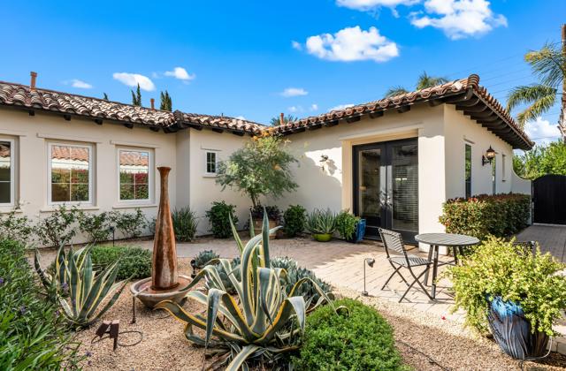 56738 Palms Dr Drive, La Quinta CA: https://media.crmls.org/mediaz/4e968649-8401-4842-9183-dd9f9b6161b9.jpg