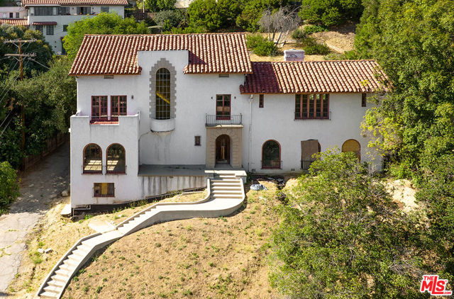 Image 9 of 11 For 2475 Glendower Place