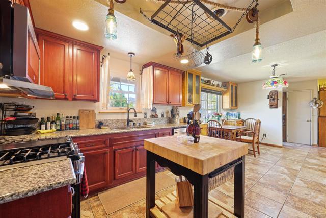 Detail Gallery Image 5 of 33 For 24857 Pappas Rd, Ramona,  CA 92065 - 3 Beds | 2 Baths
