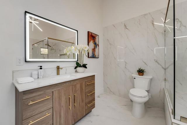 2071 Oakley Avenue, Menlo Park CA: https://media.crmls.org/mediaz/4e977a1e-c9bc-4281-8bf6-fd6e43cab867.jpg