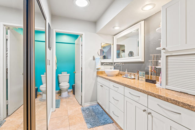 49327 Eisenhower Drive, Indio CA: https://media.crmls.org/mediaz/4e97d385-5a7e-43c9-8d98-ab87457749f9.jpg