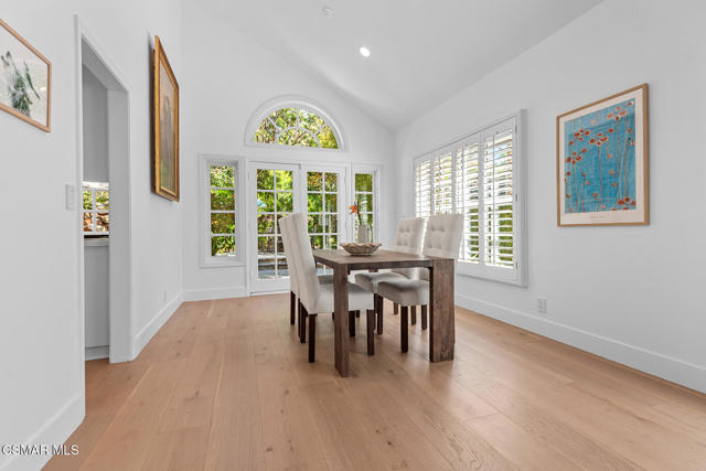 4799 Canterbury Street, Westlake Village CA: https://media.crmls.org/mediaz/4e98235a-80b6-4de4-bb8f-3cf2d564d746.jpg