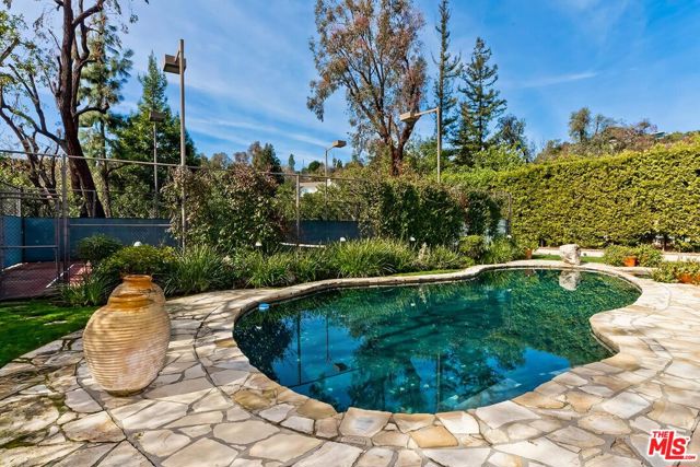 2807 Deep Canyon Drive, Beverly Hills CA: https://media.crmls.org/mediaz/4e9825bc-05fe-4a34-bb0c-94dd0b77a9c5.jpg