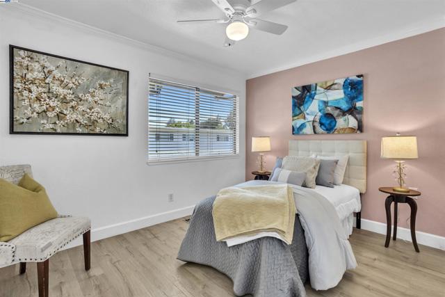 20340 Forest Ave, Castro Valley CA: https://media.crmls.org/mediaz/4e9850b1-5946-4ff0-a7f9-44b0374f5c91.jpg