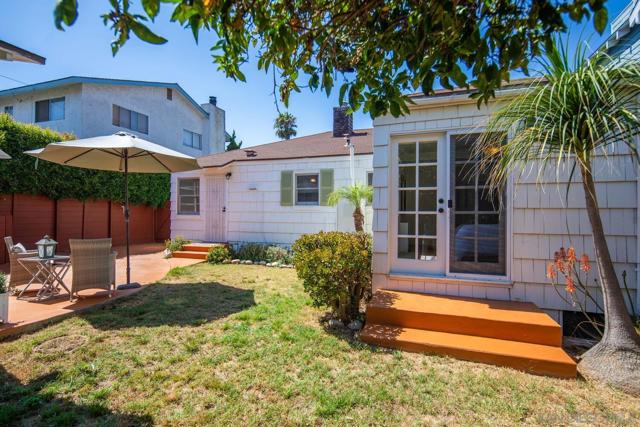 241 243 F Avenue, Coronado CA: https://media.crmls.org/mediaz/4e986872-1fd5-4699-ba78-acff96855cac.jpg