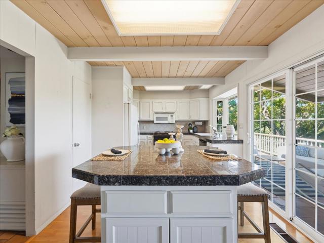 624 Oakridge Drive, Los Altos CA: https://media.crmls.org/mediaz/4e9882ec-bbd1-49c6-8d84-928c3b4df339.jpg