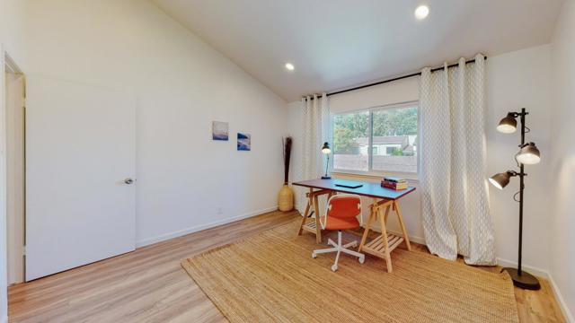 2 Morning Sun Court, Mountain View CA: https://media.crmls.org/mediaz/4e98917a-e150-4154-9a0f-629af99bafd1.jpg