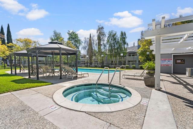 1795 Parkview Green Circle, San Jose CA: https://media.crmls.org/mediaz/4e995217-5275-4780-96a8-2153f1c3ab9e.jpg