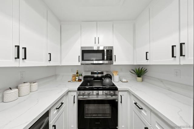 Image 8 of 37 For 11106 Portobelo Dr.