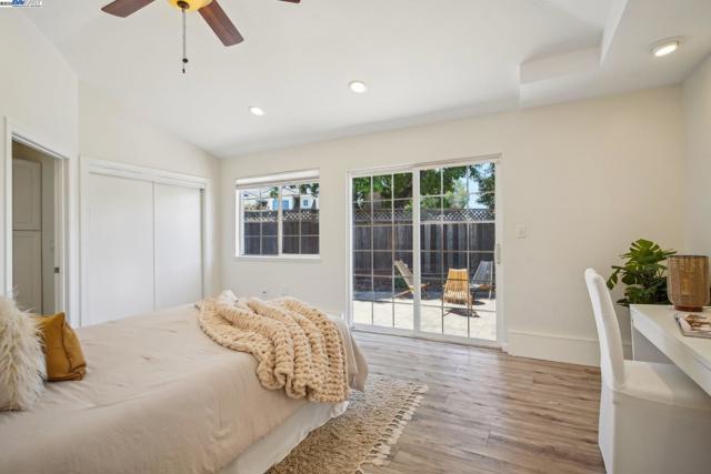 Image 17 of 55 For 14917 Berry Way