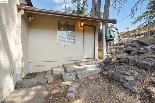 120 Sunset Ave, Vallejo CA: https://media.crmls.org/mediaz/4e9afe5d-a9e7-43ec-af26-aae5683906d8.jpg