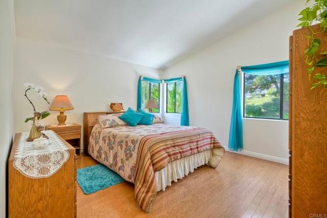 904 Robinwood Drive, Oceanside CA: https://media.crmls.org/mediaz/4e9b4681-e755-43cc-9df8-e269f79d9739.jpg