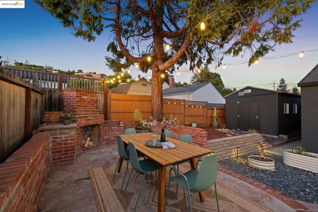 Image 55 of 60 For 2069 Horne St