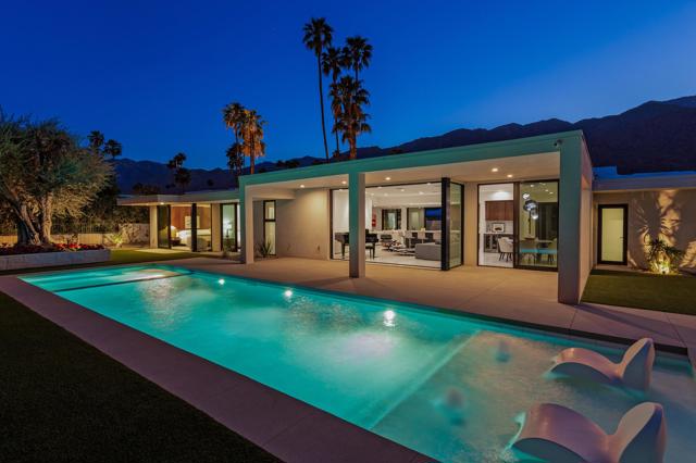 2290 S Yosemite Drive, Palm Springs CA: https://media.crmls.org/mediaz/4e9b7c16-0bbd-4434-87c6-3f18f1818a8b.jpg