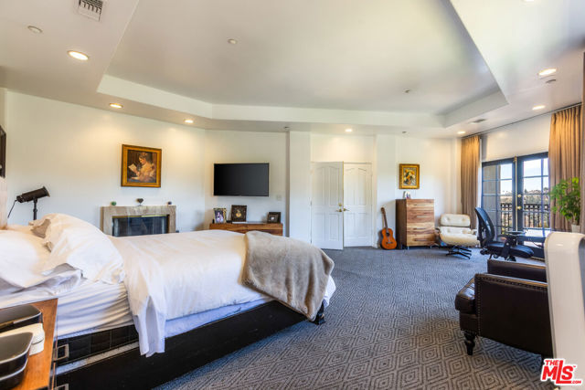 2651 La Cuesta Drive, Los Angeles CA: https://media.crmls.org/mediaz/4e9b8409-8897-44d5-86b3-b0a6fd3f6813.jpg