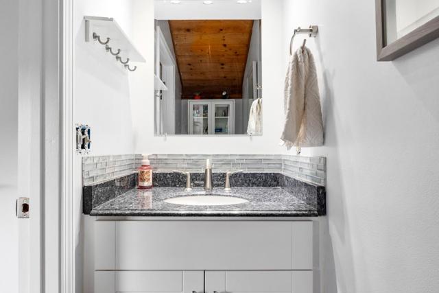 630 Encino Drive, Aptos CA: https://media.crmls.org/mediaz/4e9ba6a8-6802-4ba1-a012-d566d505ed56.jpg