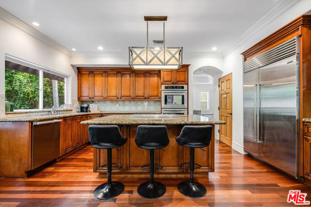 4520 TYRONE Avenue, Sherman Oaks CA: https://media.crmls.org/mediaz/4e9c0a90-0461-479f-a12b-953c204928ab.jpg