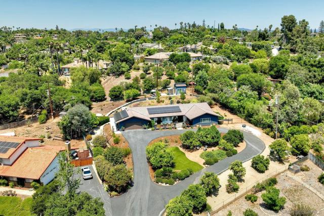 660 Via Rancho Pkwy, Escondido CA: https://media.crmls.org/mediaz/4e9c8d50-07b1-4014-a548-06290ecc34ab.jpg