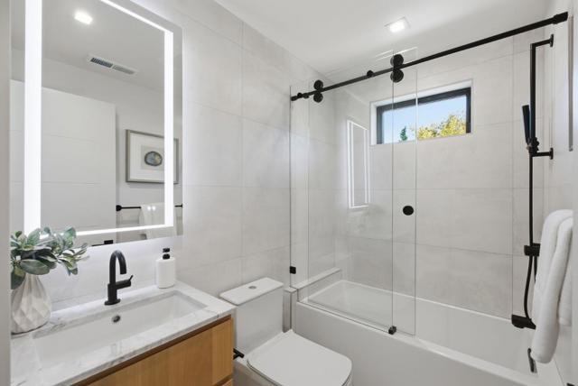 543 Tennyson Avenue, Palo Alto CA: https://media.crmls.org/mediaz/4e9ceb56-ca59-4ba5-b40b-55ecf2806b51.jpg