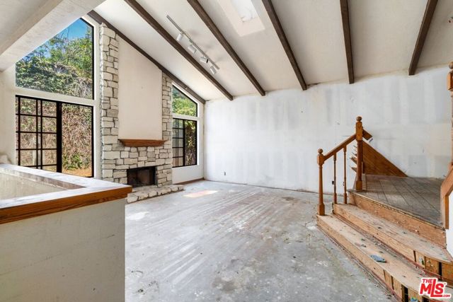 11 S Callecita, Laguna Beach CA: https://media.crmls.org/mediaz/4e9d0ffb-824f-485a-97c6-47e28df5388d.jpg