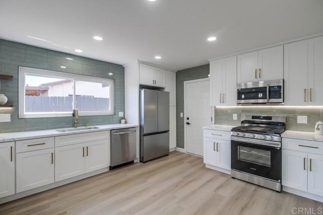 Detail Gallery Image 9 of 49 For 2891 Morningside St, San Diego,  CA 92139 - 3 Beds | 2 Baths