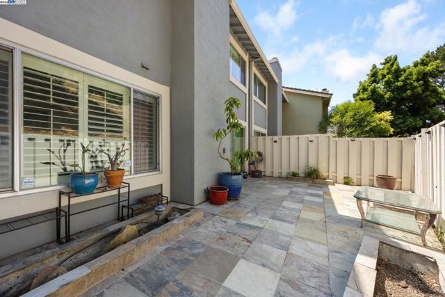 34 Chimney Rock, Oakland CA: https://media.crmls.org/mediaz/4e9df207-7c68-418c-b478-6c66df422178.jpg