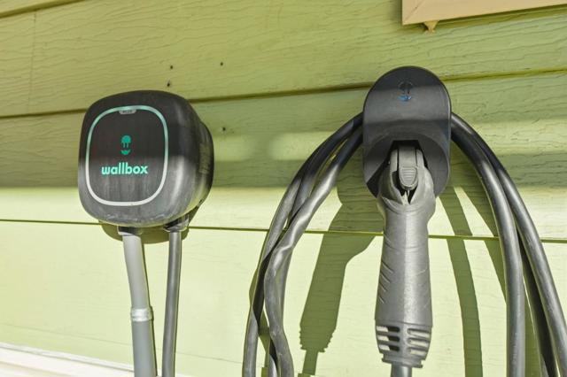 146 Mountain Springs Drive, San Jose CA: https://media.crmls.org/mediaz/4e9f0814-05c3-4ca6-ad38-26cbaa2b26ff.jpg