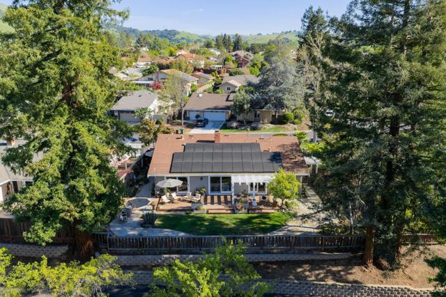 8325 Pinotage Court, San Jose CA: https://media.crmls.org/mediaz/4e9f526d-9abd-4c3c-8278-c2fcae4ab7c7.jpg